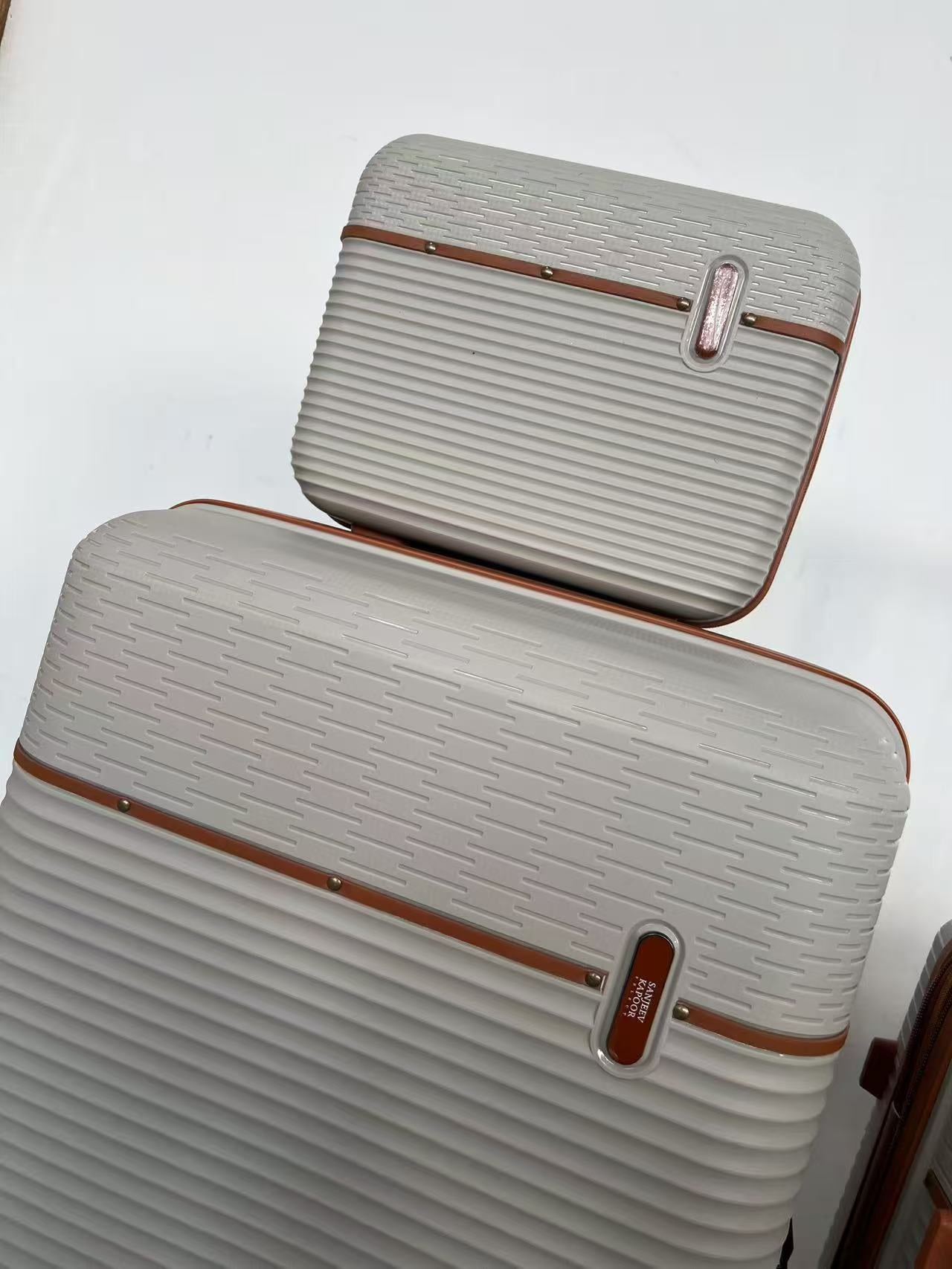 COLUMBUS - 4 Pc Trolley Bag Set - Off White / Blue / Grey / Black